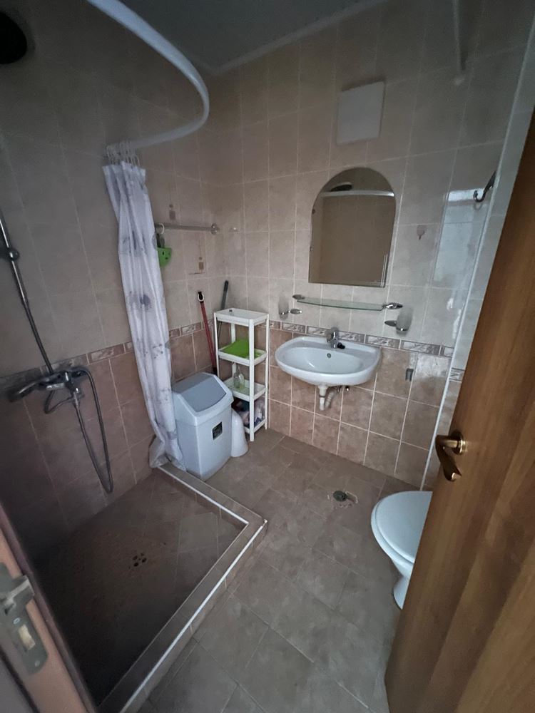 Mieszkanie z dwiema sypialniami w całorocznym kompleksie nad morzem – gotowe do zamieszkania