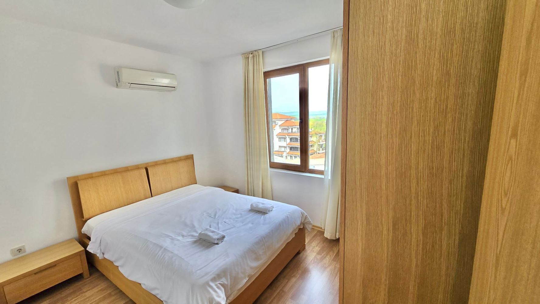 Atrakcyjne mieszkanie z jedną sypialnią i widokiem na basen w Aheloy