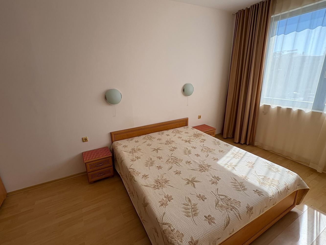 Apartament z jedną sypialnią w Słonecznym Brzegu – komfort w kompleksie z basenami i zjeżdżalniami wodnymi