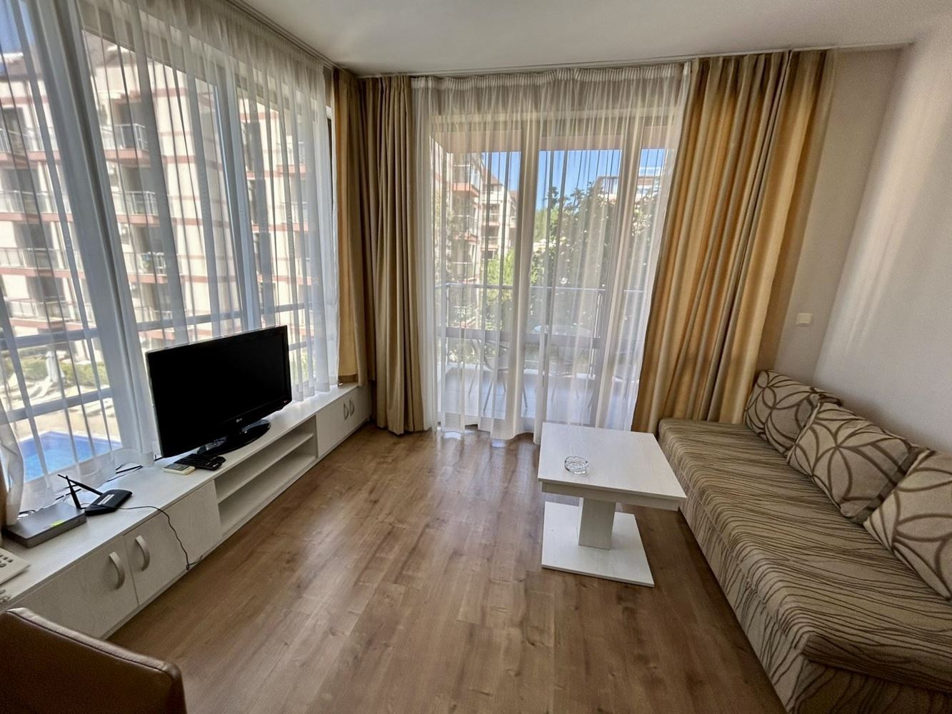 Przytulny apartament z jedną sypialnią z widokiem na basen i tereny zielone w świetnym kompleksie w Słonecznym Brzegu
