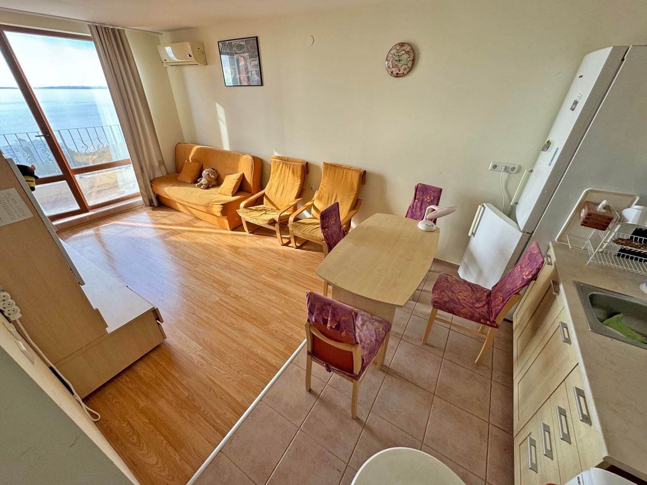 Przestronny apartament z dwiema sypialniami z panoramicznym widokiem na morze i góry – gotowy do zamieszkania