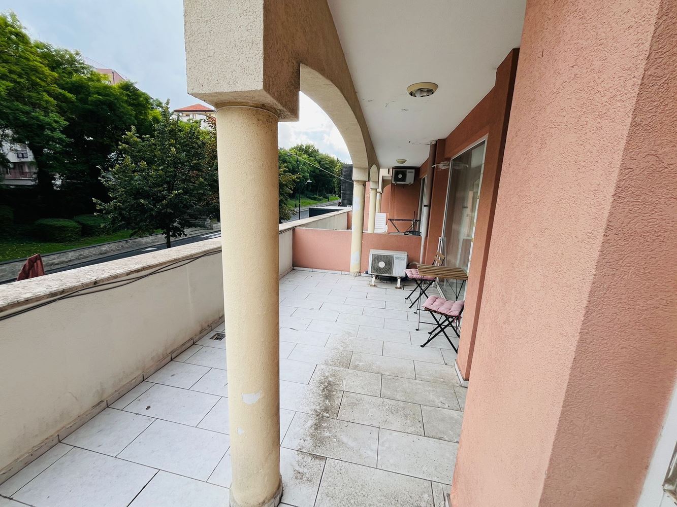 Doskonały apartament z jedną sypialnią w sercu Nesebyru z dużym tarasem i pięknym widokiem