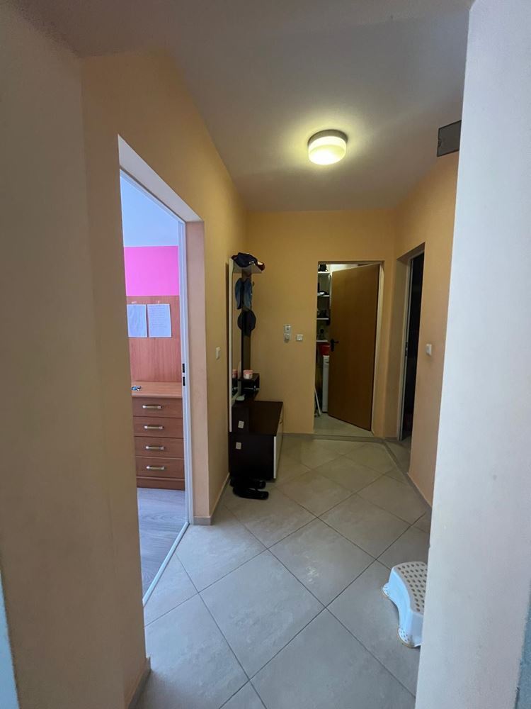 Przestronny apartament z dwiema sypialniami, panoramicznym tarasem i widokiem na morze w sercu Pomorie