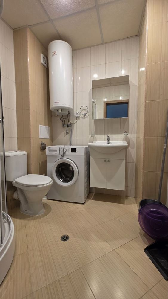 Praktyczne i przytulne studio w Słonecznym Brzegu – komfort i spokój z widokiem na basen