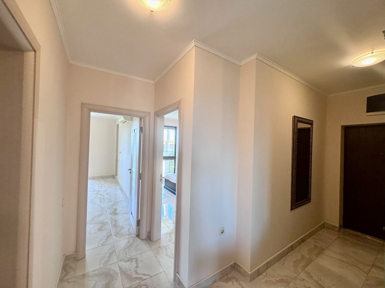 Przestronny trzypokojowy apartament z panoramicznym widokiem na morze w prestiżowym kompleksie w Nesebyrze – komfort, przestrzeń i imponujące widoki