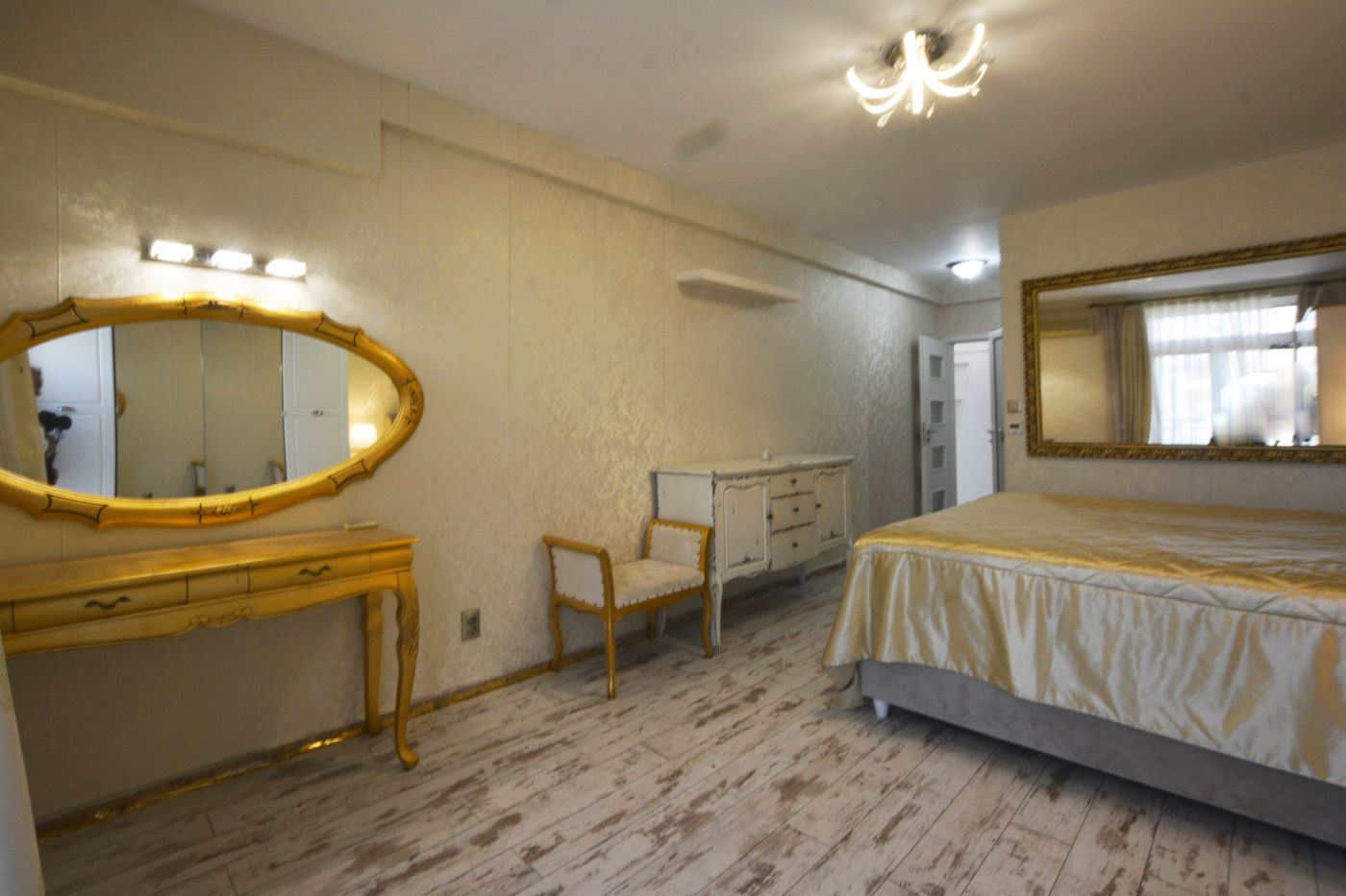 Luksusowy apartament trzypokojowy z widokiem na morze na pierwszej linii w Rawdzie – 114 m², dwa tarasy i pełen komfort