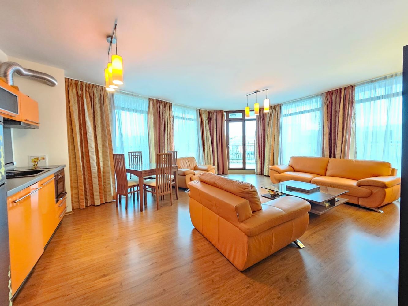 Przestronny apartament z trzema sypialniami na pierwszej linii morza w Sozopolu z wyjątkowym panoramicznym tarasem