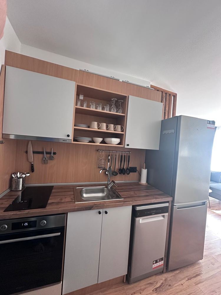 Przestronne, nowocześnie umeblowane studio z wydzieloną sypialnią w kompleksie w Aheloy – gotowe do zamieszkania