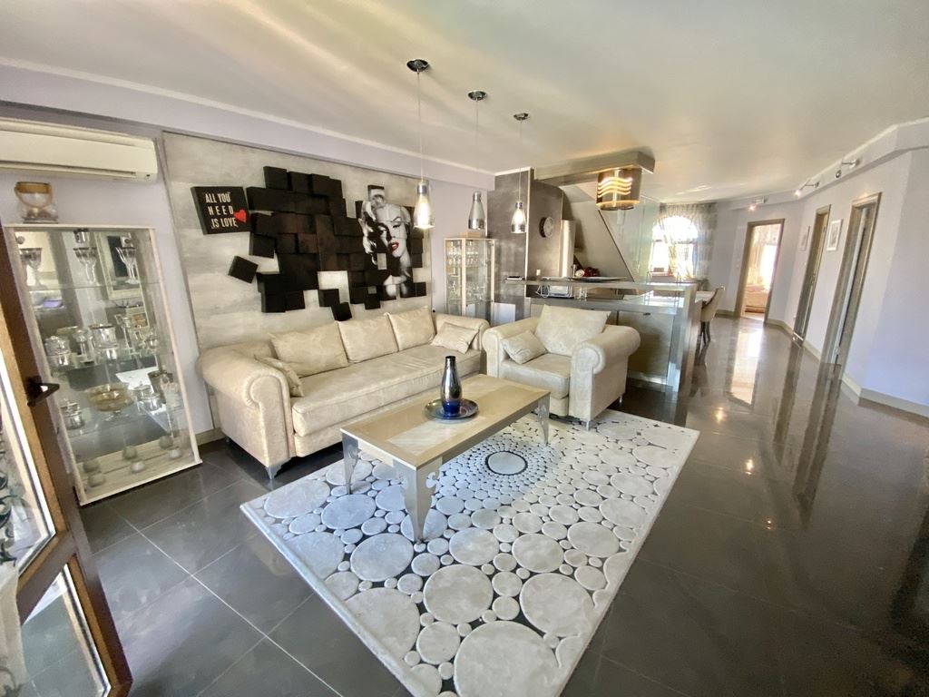 Unikalny apartament dwupoziomowy w kompleksie klasy premium w mieście Nesebyr