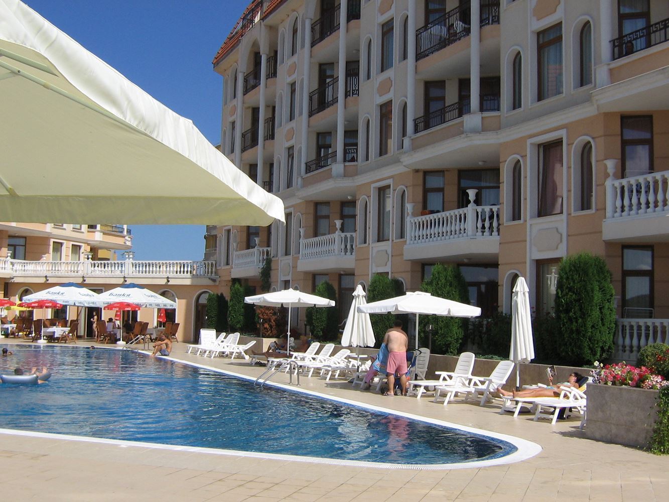 Pierwsza linia do plaży Butamyata! Umeblowany apartament z jedną sypialnią i częściowym widokiem na morze w Sinemorec