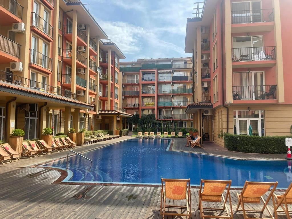 Dwupokojowy apartament w prestiżowym kompleksie w Słonecznym Brzegu – tylko 400 metrów od plaży
