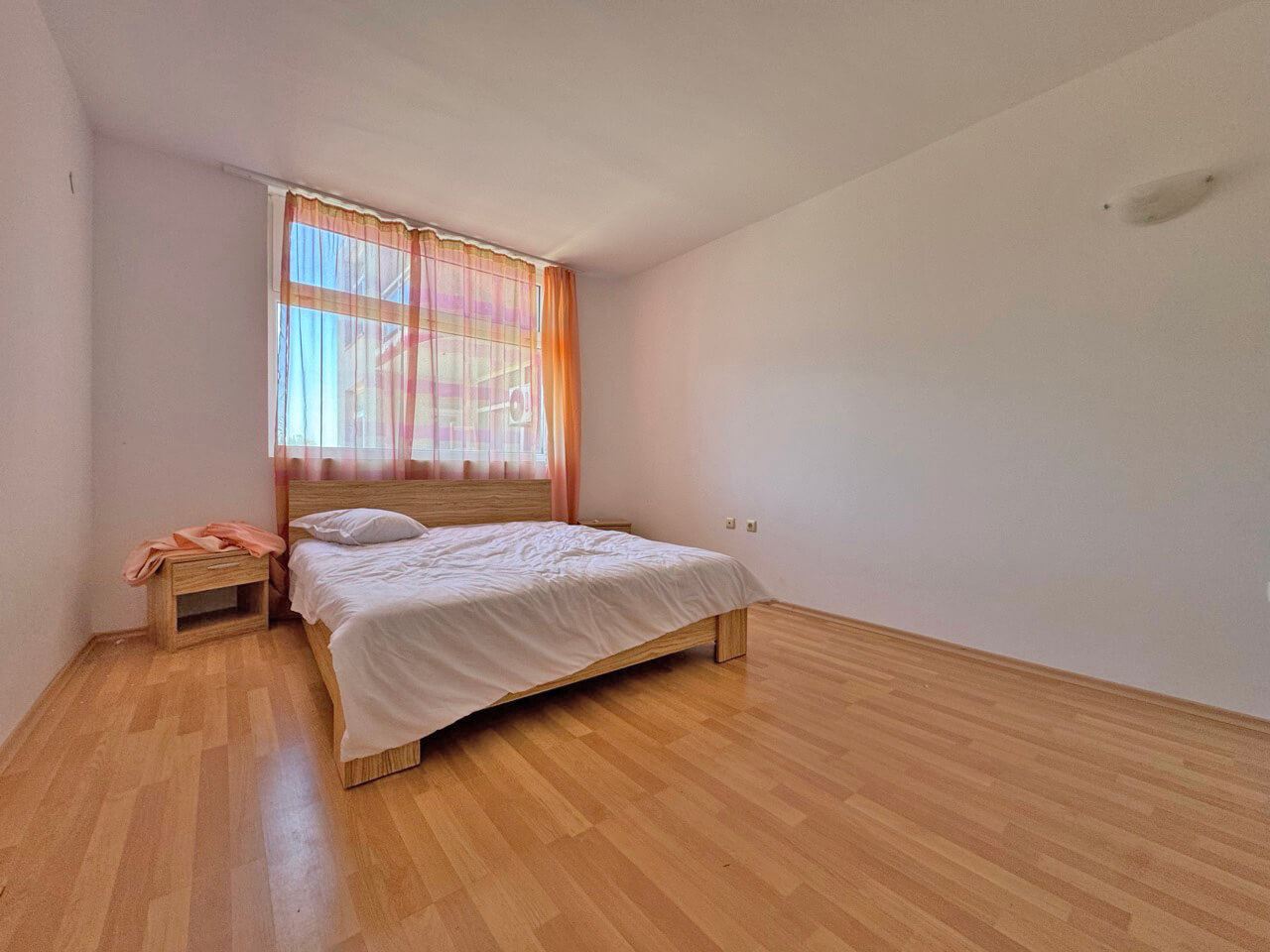 Słoneczny i przestronny apartament z jedną sypialnią i widokiem na morze w Słonecznym Brzegu