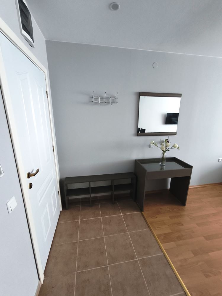 Luksusowy apartament z jedną sypialnią w pierwszej linii brzegowej w Świętym Własie