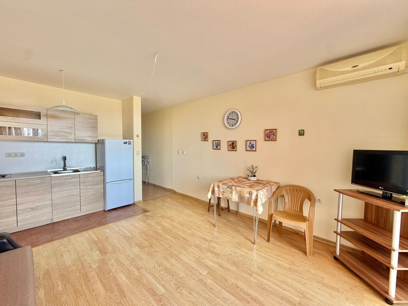 Umeblowane studio z panoramicznym widokiem na morze w Rawdzie, zaledwie 50 metrów od morza