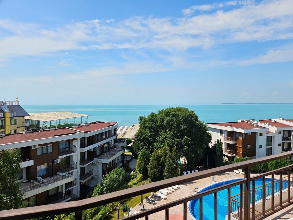 Panoramiczny apartament z dwiema sypialniami kilka metrów od plaży w Elenite z niesamowitym widokiem na zatokę