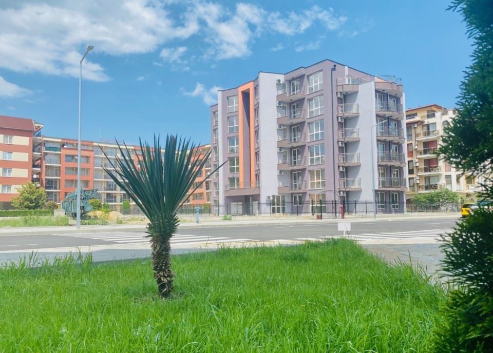 Stylowe dwupokojowe mieszkanie z niską opłatą eksploatacyjną w Słonecznym Brzegu – komfort, bezpieczeństwo i doskonała inwestycja nad morzem