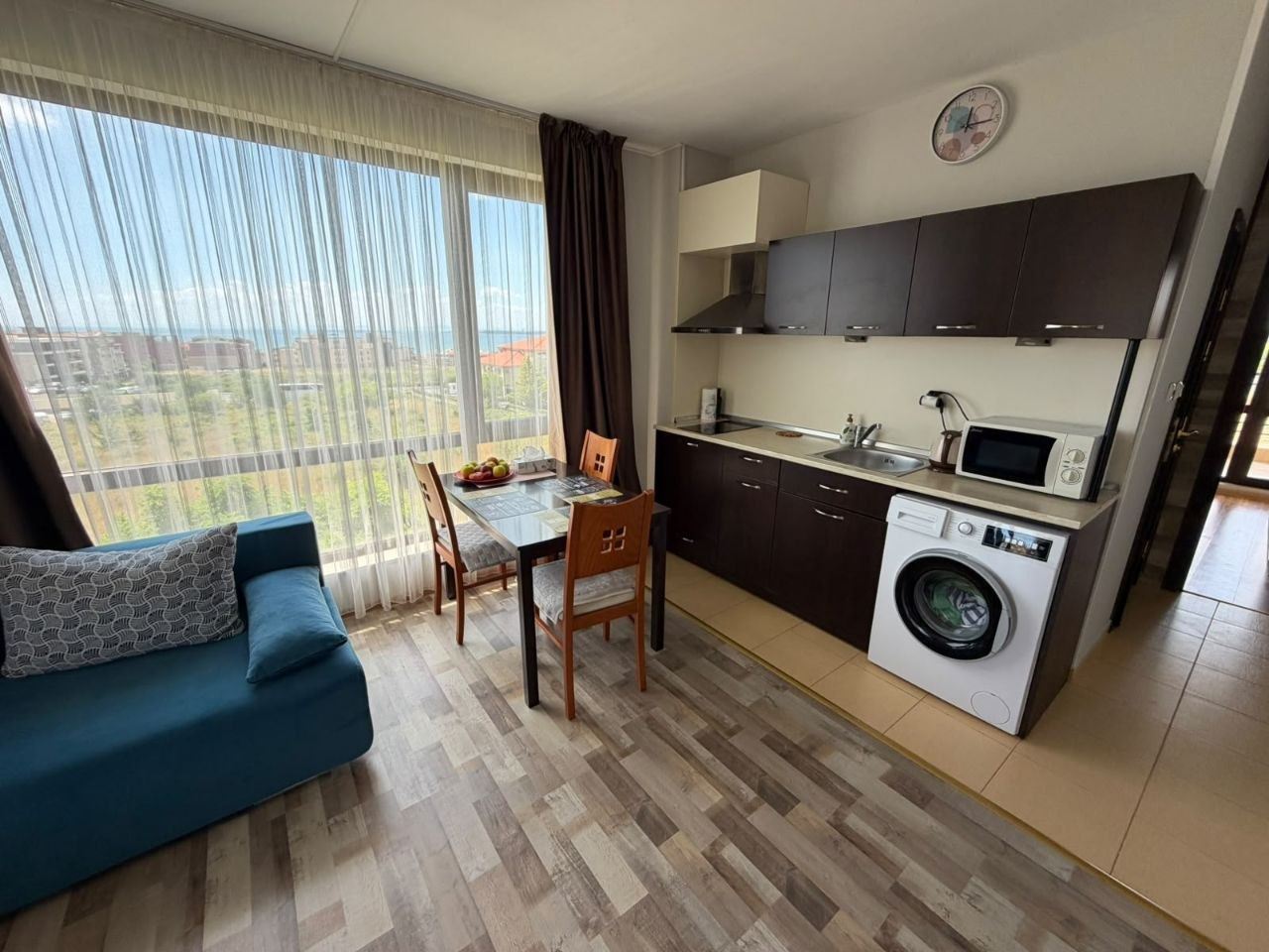 Stylowy apartament z jedną sypialnią z widokiem na morze w prestiżowym kompleksie w Świętym Własie – idealny na wypoczynek i inwestycję