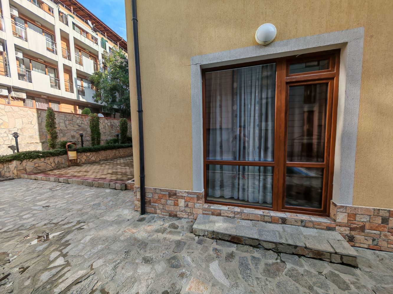 Apartament z dwiema sypialniami w Sveti Vlas z doskonałymi udogodnieniami w zamkniętym kompleksie
