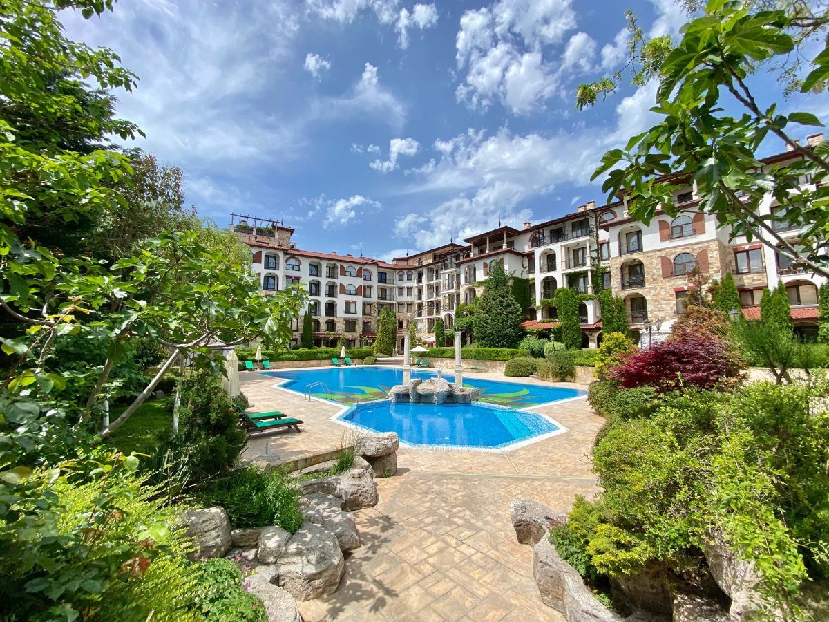 Unikalny apartament dwupoziomowy w kompleksie klasy premium w mieście Nesebyr