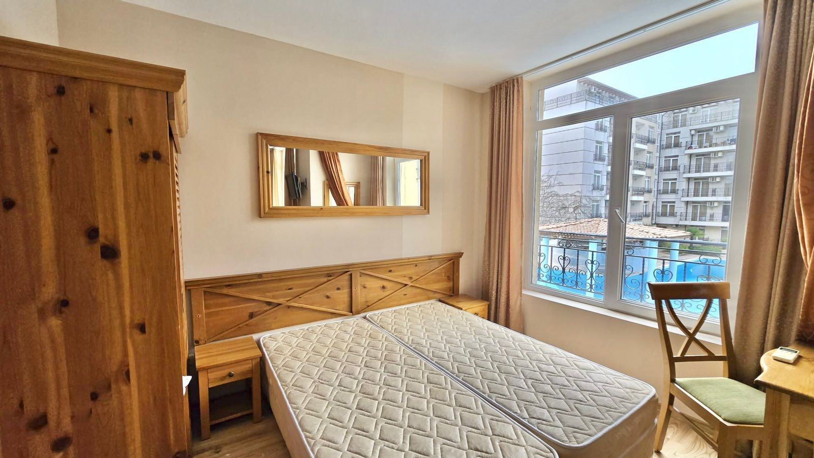 Przytulność, styl i komfort nad morzem – apartament z dwiema sypialniami w sercu Słonecznego Brzegu