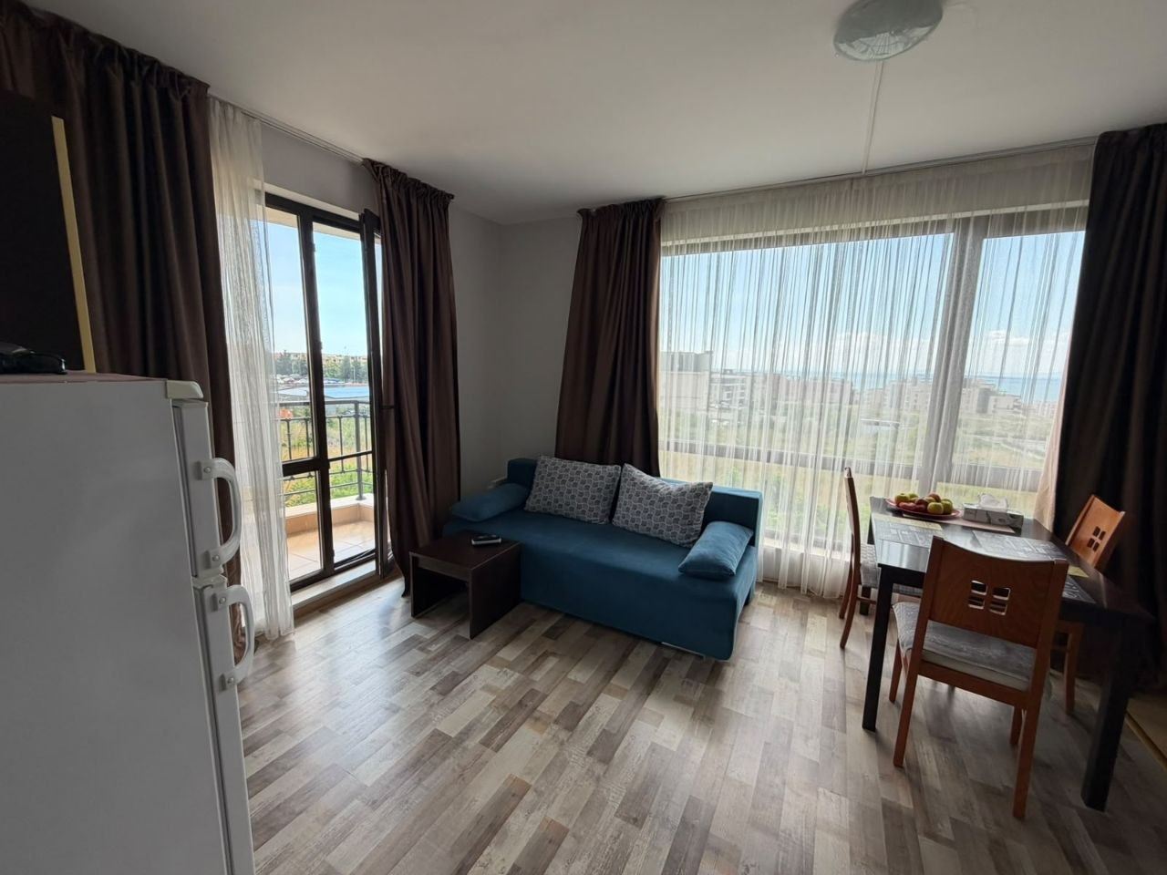 Stylowy apartament z jedną sypialnią z widokiem na morze w prestiżowym kompleksie w Świętym Własie – idealny na wypoczynek i inwestycję
