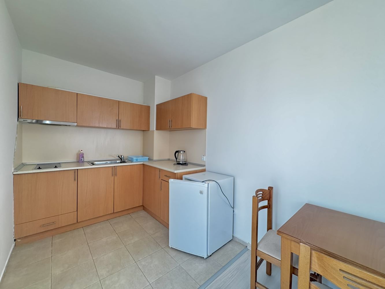 Przestronne studio z dużym panoramicznym tarasem w Słonecznym Brzegu – doskonała lokalizacja i niska opłata za utrzymanie