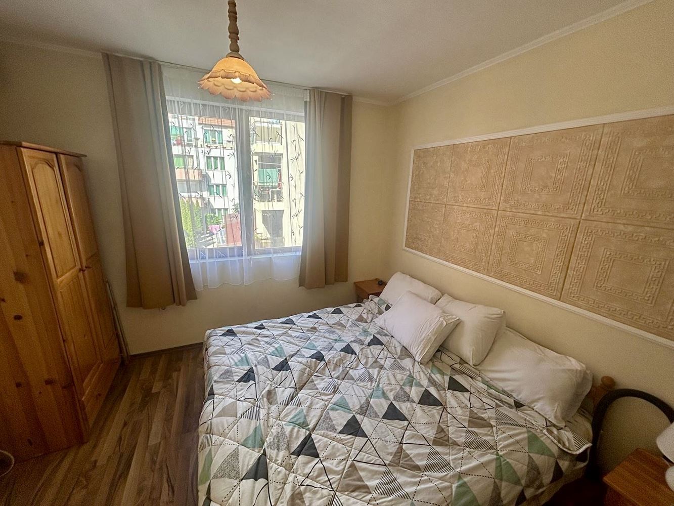 Przestronny apartament z jedną sypialnią i widokiem na zieleń w Nesebyrze – gotowy do zamieszkania