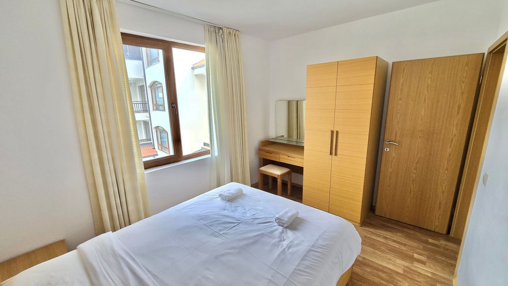 Atrakcyjne mieszkanie z jedną sypialnią i widokiem na basen w Aheloy