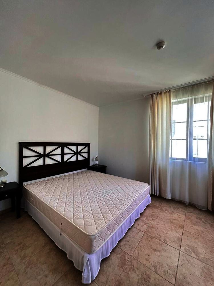 Apartament z jedną sypialnią w pierwszej linii brzegowej w Obzorze – nadmorski komfort, udogodnienia SPA i spokój wśród zieleni