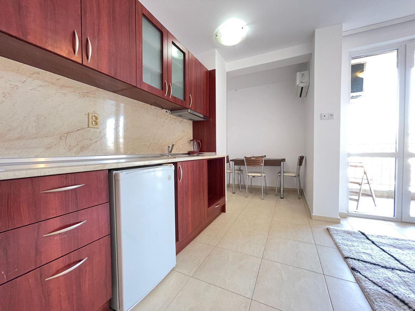 Stylowe umeblowane studio w całorocznym kompleksie w Słonecznym Brzegu, 400 metrów od plaży