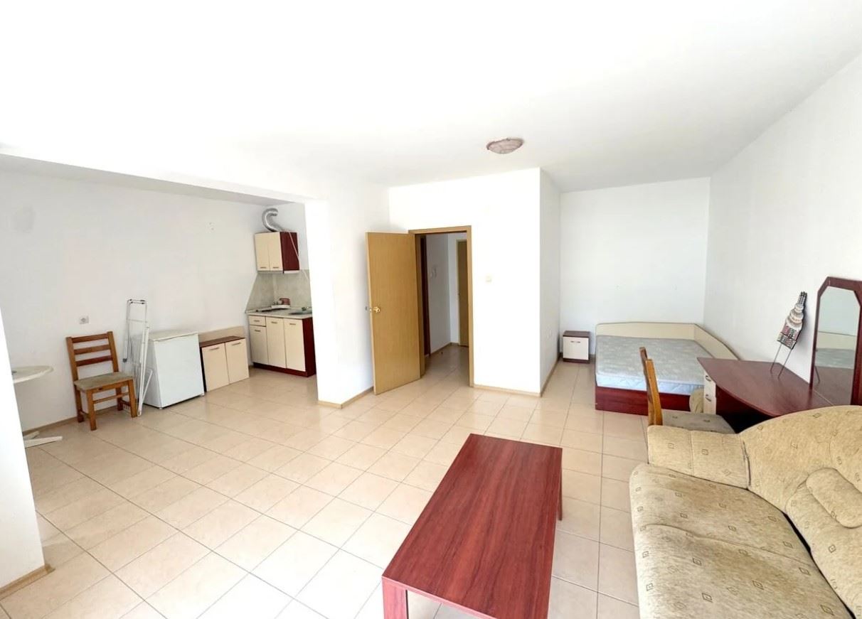 Apartament z jedną sypialnią 300 metrów od plaży w Słonecznym Brzegu – doskonała okazja do remontu i inwestycji