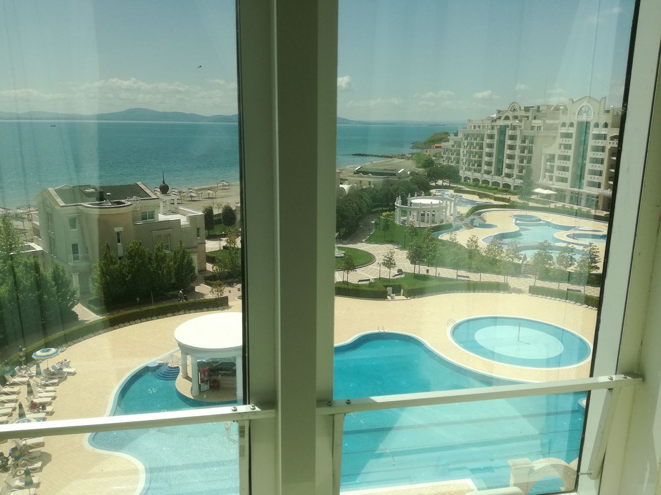 Luksusowy apartament dwupoziomowy z ogromnym tarasem panoramicznym i widokiem na morze w Pomorie
