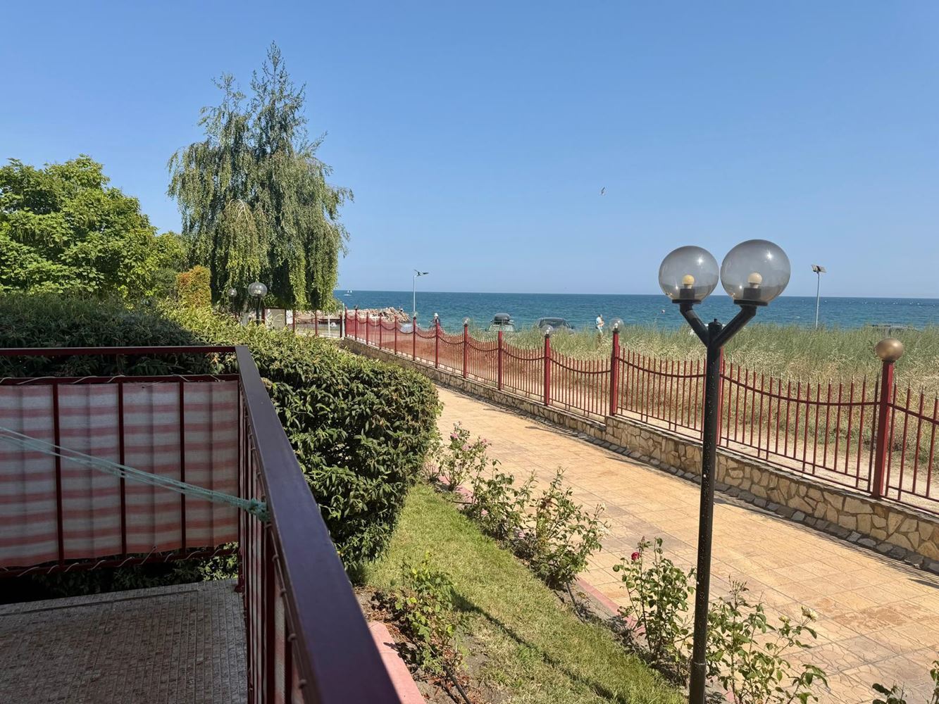 Umeblowane studio z panoramicznym widokiem na morze w Rawdzie, zaledwie 50 metrów od morza