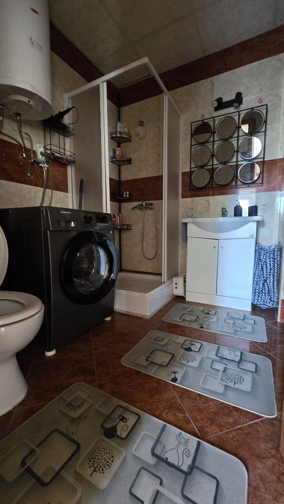 Stylowy apartament z jedną sypialnią w elitarnym kompleksie w Świętym Własie – komfort, spokój i całoroczna wygoda