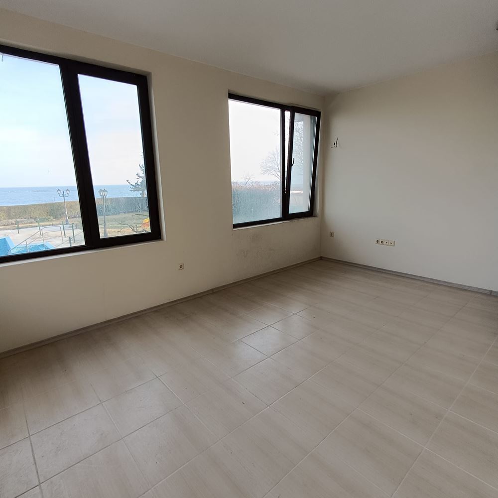 Apartament z jedną sypialnią na pierwszej linii w Rawdzie z panoramicznym widokiem na morze