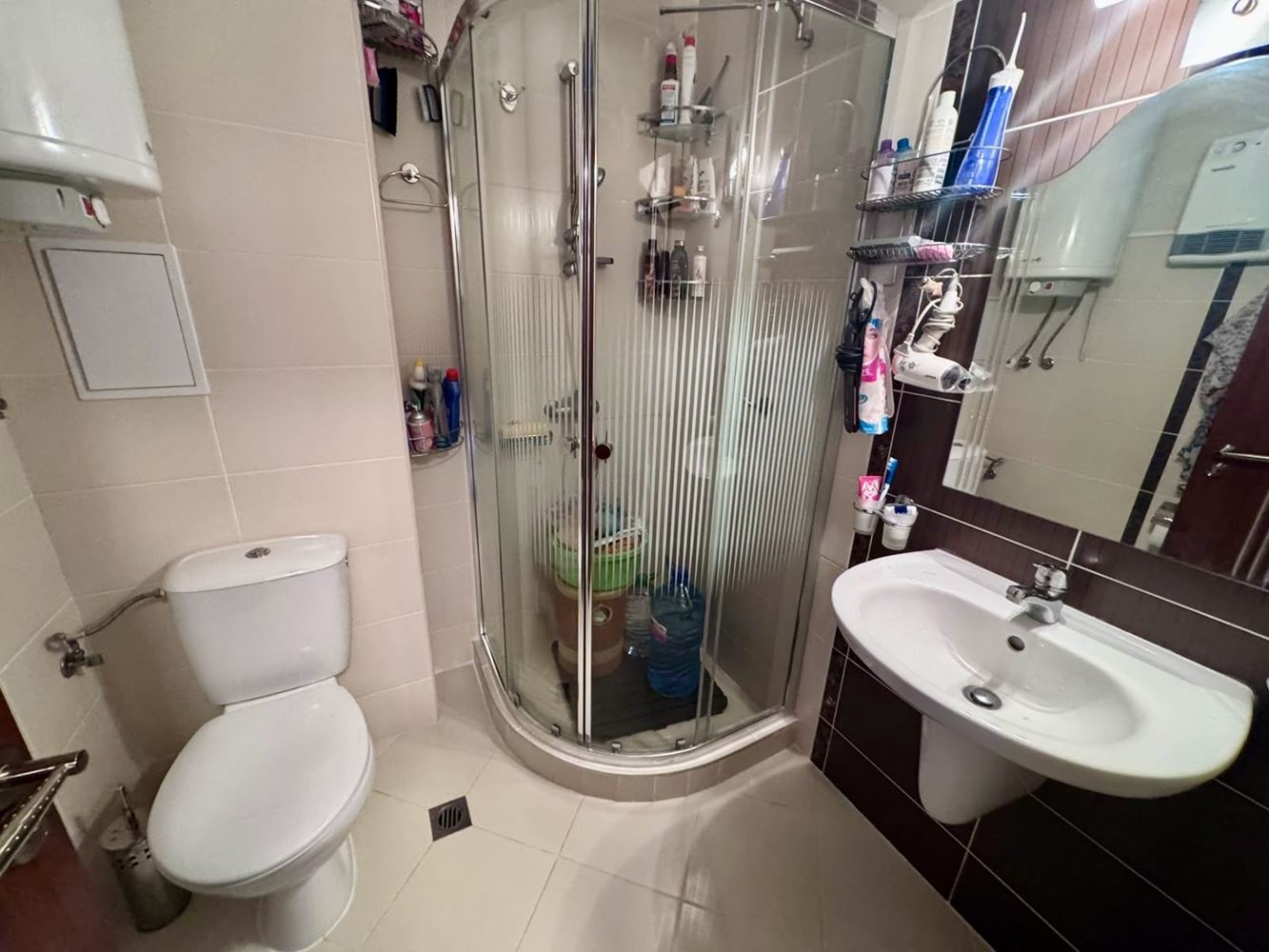 Komfortowy apartament z jedną sypialnią, przestronnym tarasem i widokiem na basen w luksusowym kompleksie w Nesebyrze
