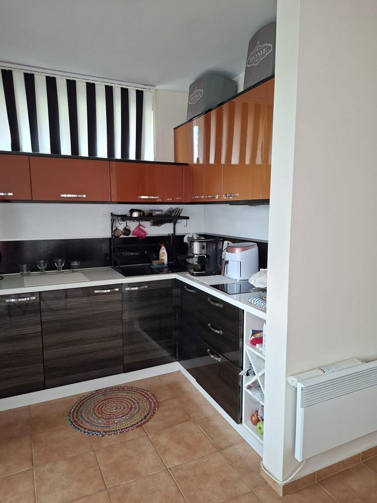 Przestronne i w pełni umeblowane studio w Pomorie – tylko 300 metrów od morza