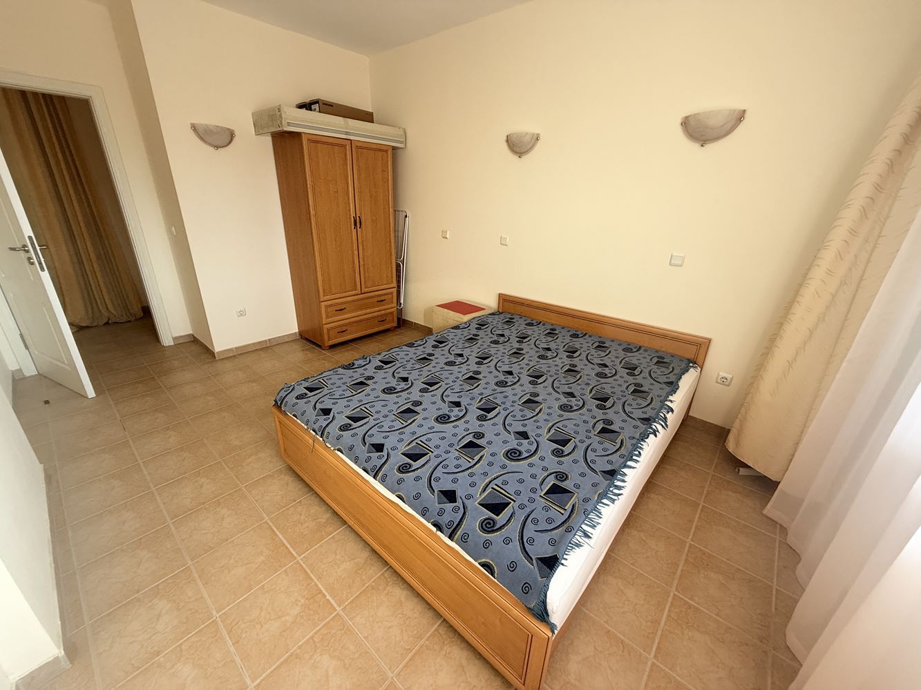 Apartament z jedną sypialnią w pierwszej linii w Rawdzie – widok na morze, przytulność i wszystko, czego potrzeba do idealnego wypoczynku