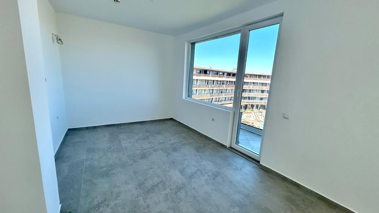 Pierwsza linia brzegowa w Słonecznym Brzegu – przestronny apartament z jedną sypialnią z widokiem na morze, góry i miasto