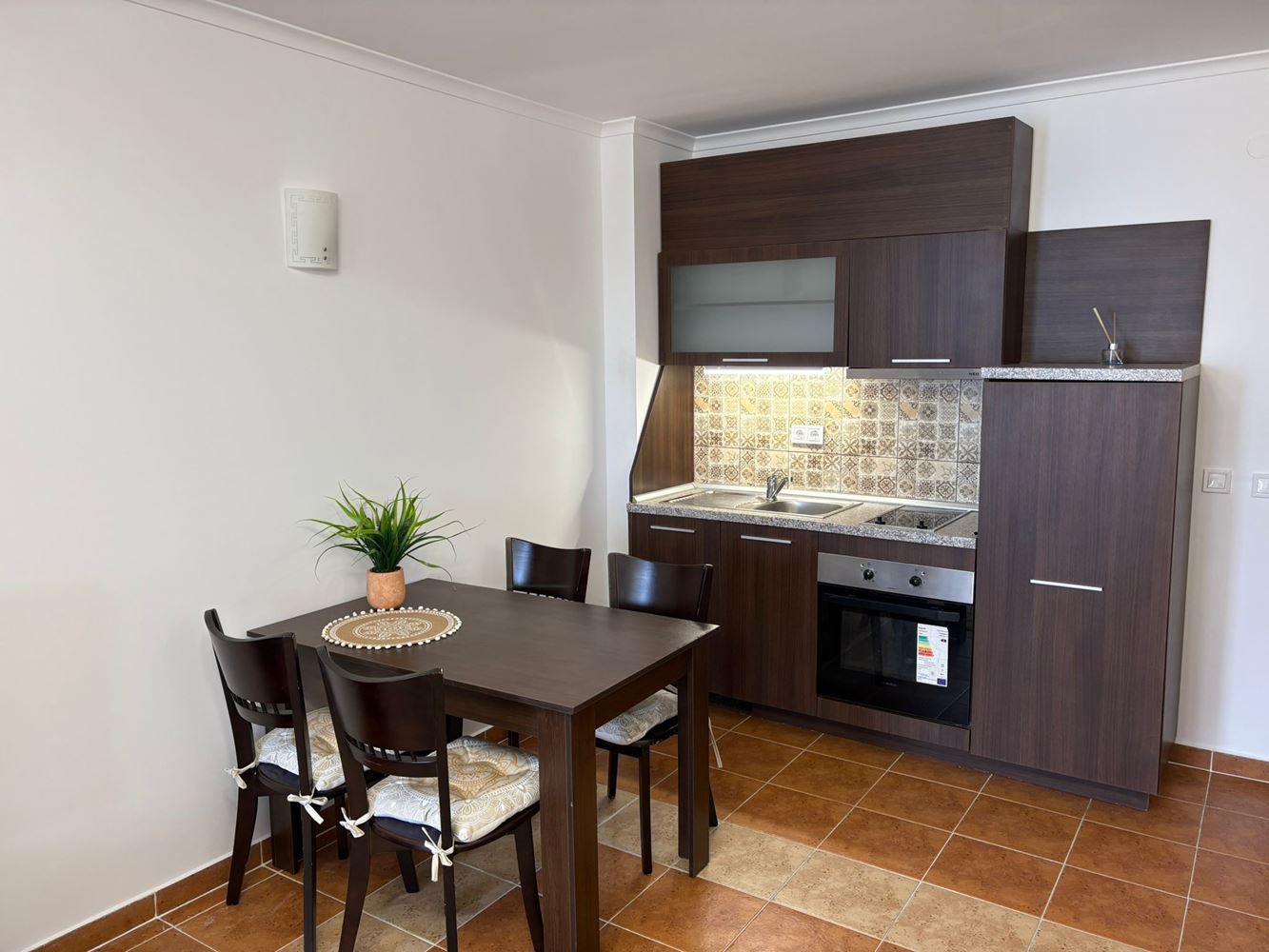  Panoramiczne mieszkanie dwupokojowe na pierwszej linii morza w Pomorie z bezpośrednim widokiem na morze