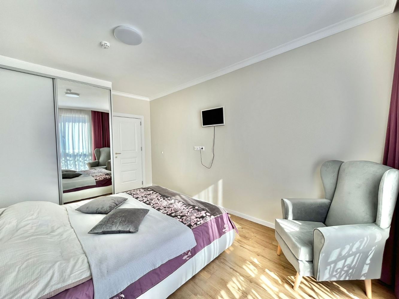 Dwupoziomowy apartament z dwiema sypialniami w centrum Rawdy – luksus, komfort i doskonała lokalizacja blisko morza