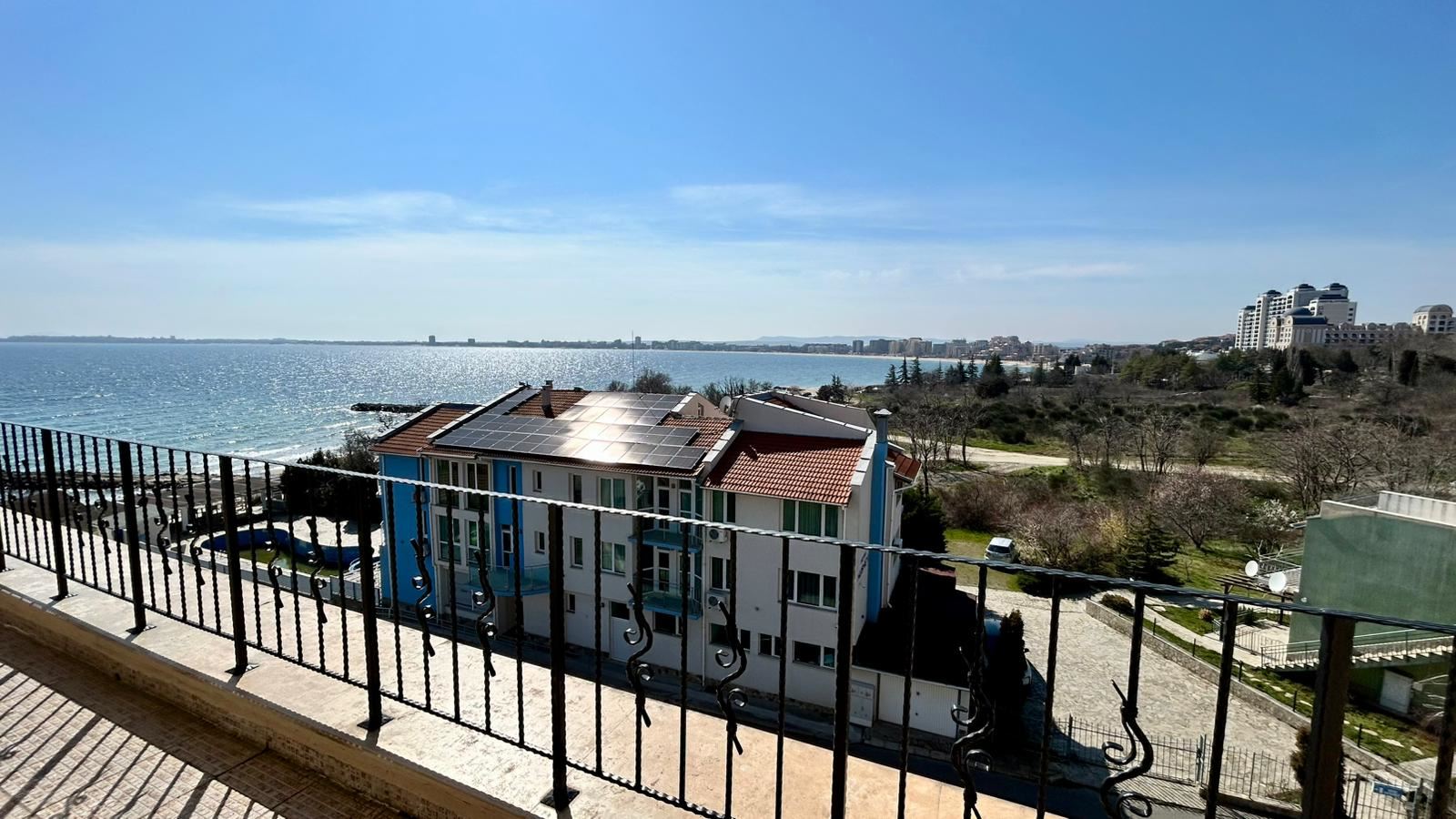 Święty Włas – apartament z trzema sypialniami z bezpośrednim panoramicznym widokiem na morze w kompleksie przy samej plaży