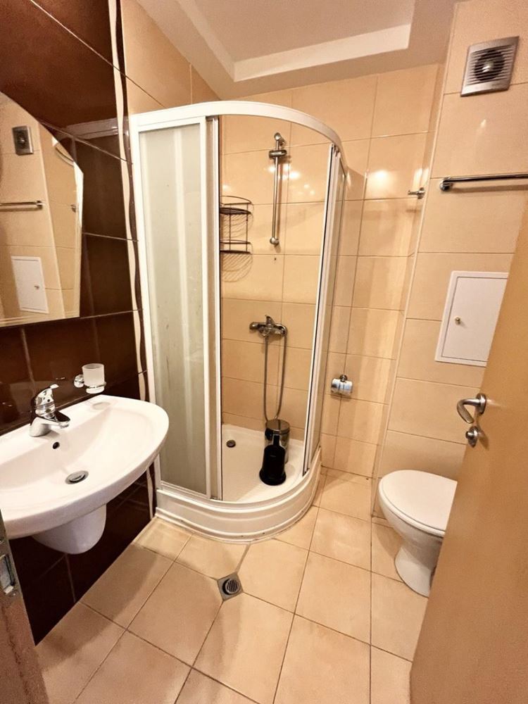 Przestronny apartament z jedną sypialnią i widokiem na basen w doskonale utrzymanym kompleksie w Pomorie