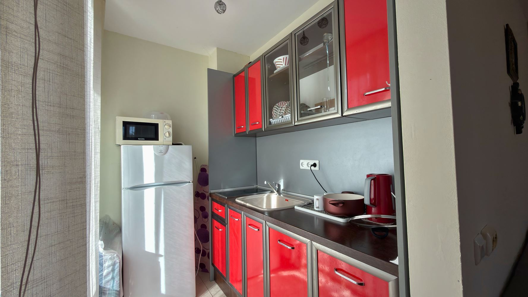 Przestronne studio z tarasem w nowoczesnym kompleksie w Słonecznym Brzegu – komfort i rozrywka w odległości krótkiego spaceru od morza