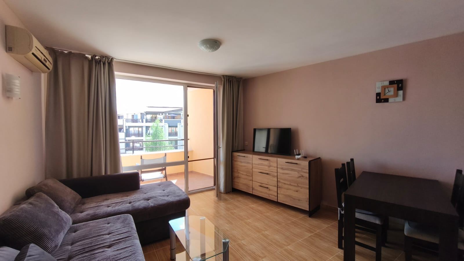 Przestronny apartament z dwiema sypialniami i widokiem na morze w Sveti Vlas, 200 metrów od plaży