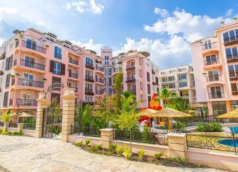 Elegancki apartament z jedną sypialnią z widokiem na basen w luksusowym kompleksie w Słonecznym Brzegu