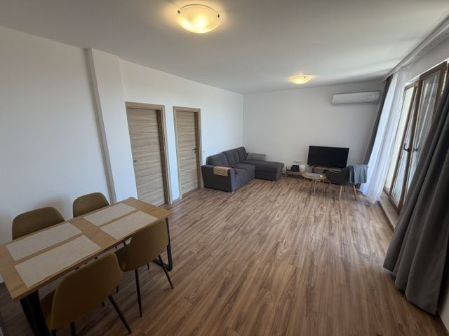 Przestronny apartament z dwiema sypialniami i panoramą morza w nowym kompleksie – spokój w otoczeniu natury