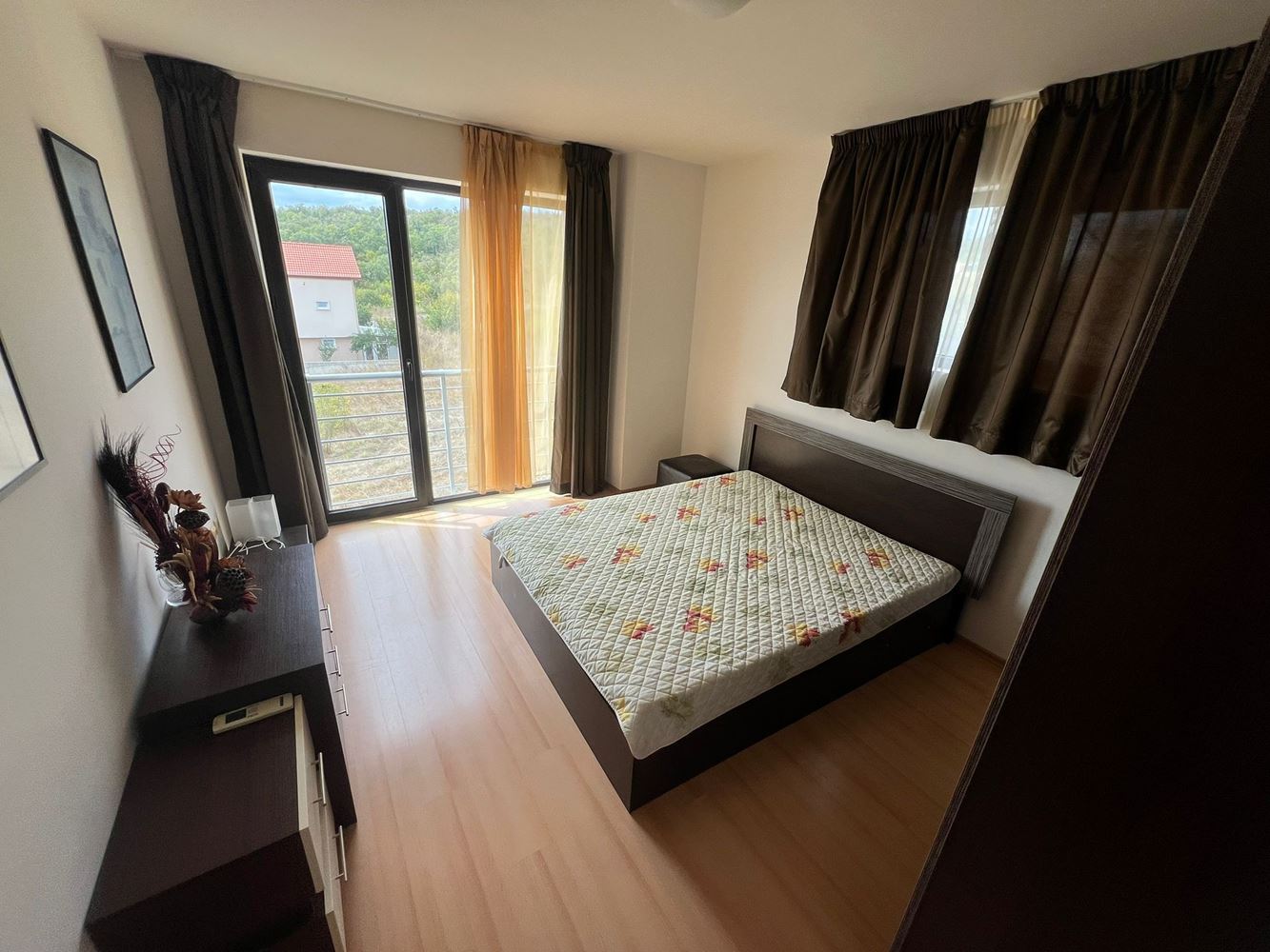 Mieszkanie z dwiema sypialniami w nowoczesnym kompleksie – w pełni umeblowane i gotowe na Twoje nowe życie