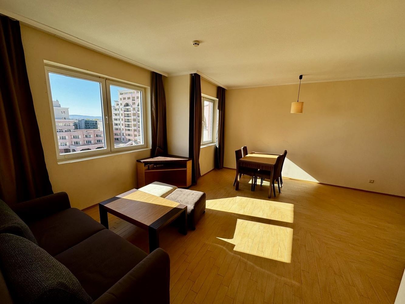 Przestronny apartament z jedną sypialnią, dużym tarasem i panoramicznym widokiem na morze