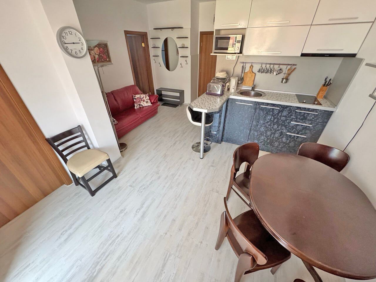 Trzypokojowe mieszkanie w kompleksie z dobrze zorganizowanym otoczeniem i przytulną atmosferą